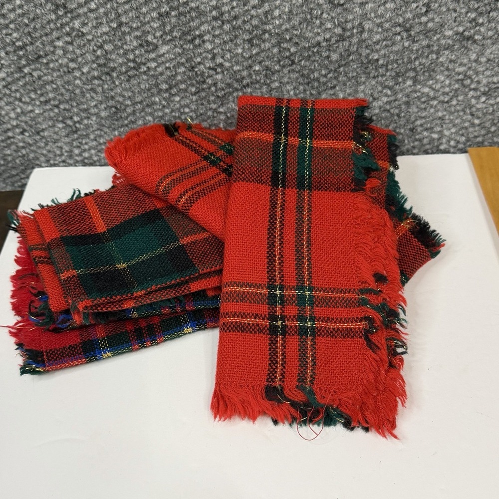 VTG Lot Set Plaid Christmas 6 Napkins Red Green Black.  Two Different Prints